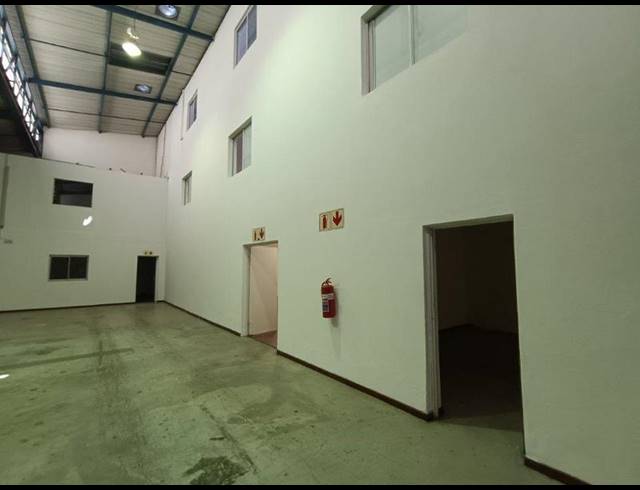 INDUSTRIAL PROPERTY TO RENT IN STRYDOM PARK